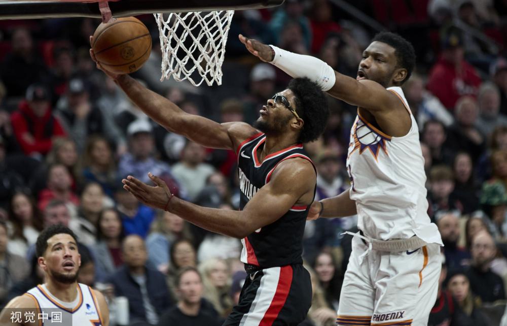 要求让他在 要求让他在